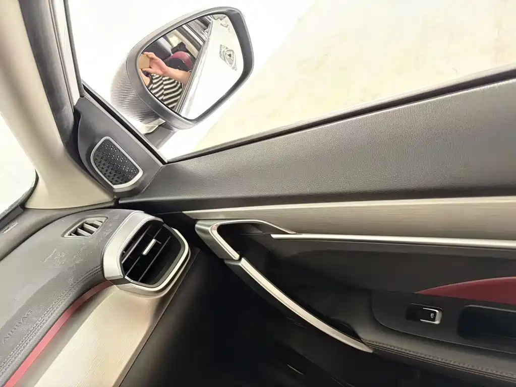 Geely Binyue — миниатюра 14
