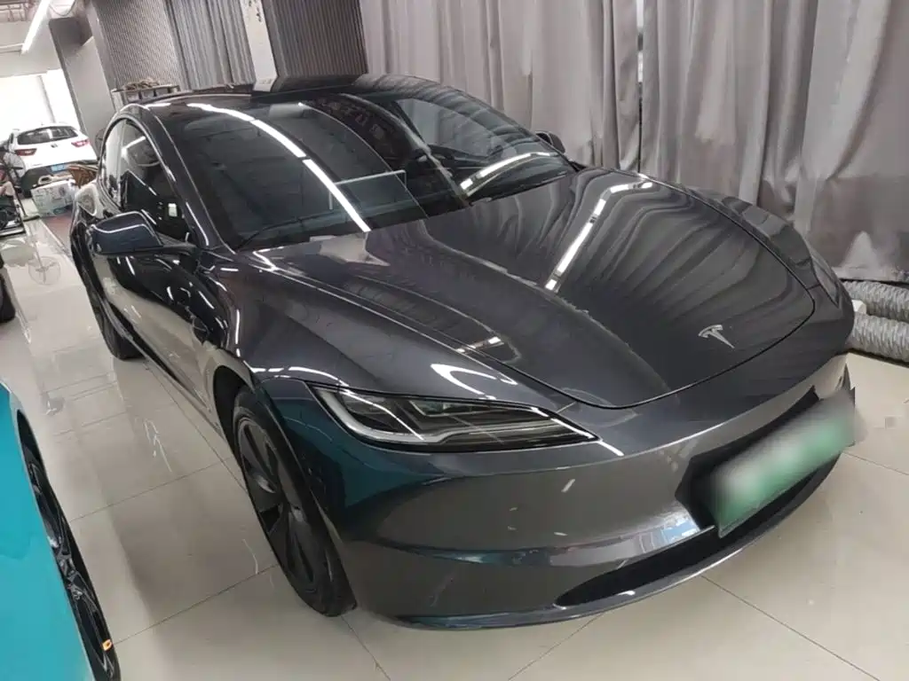 Tesla Model 3 — миниатюра 4