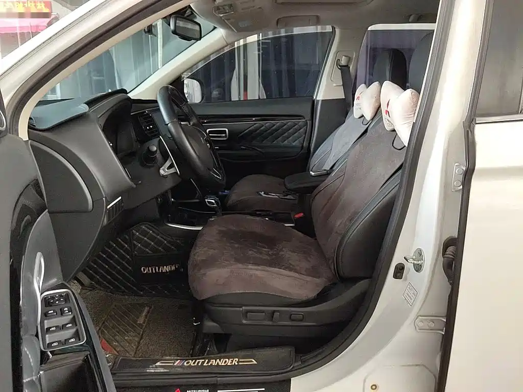 Mitsubishi Outlander — миниатюра 16