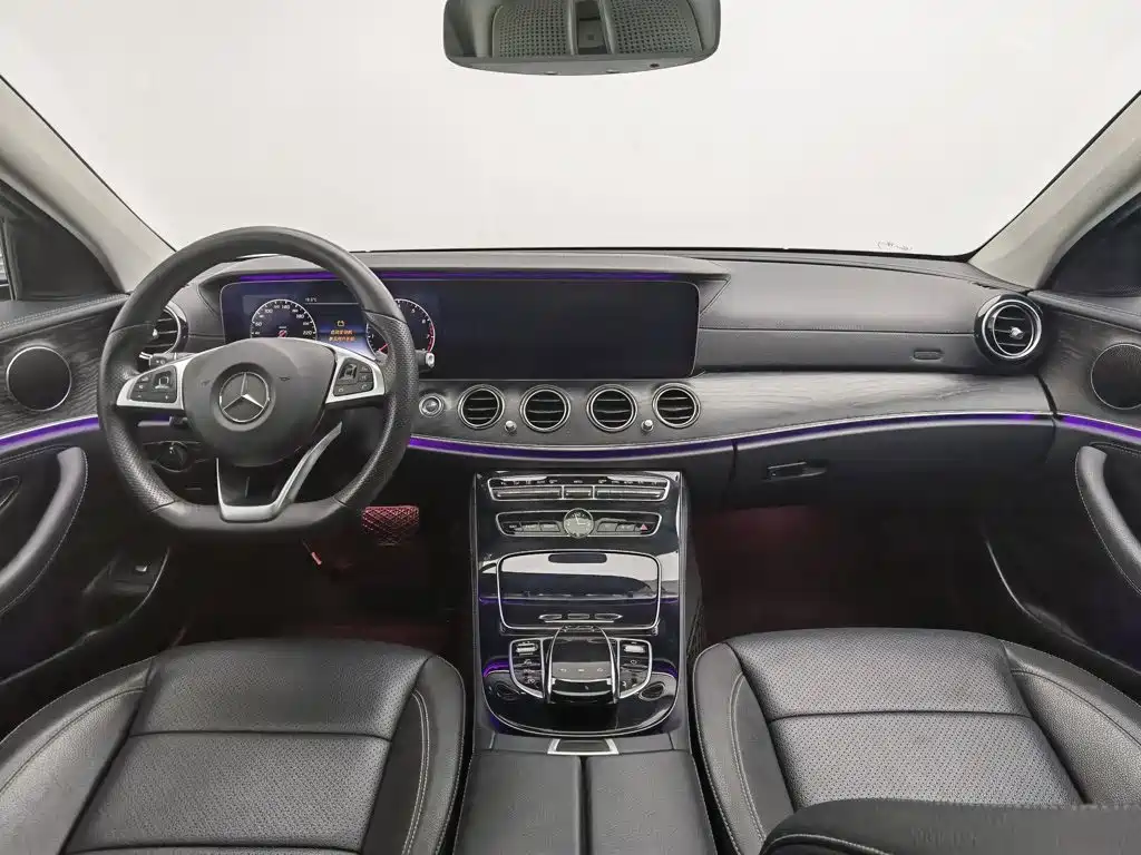 Mercedes-Benz E-Class — миниатюра 5