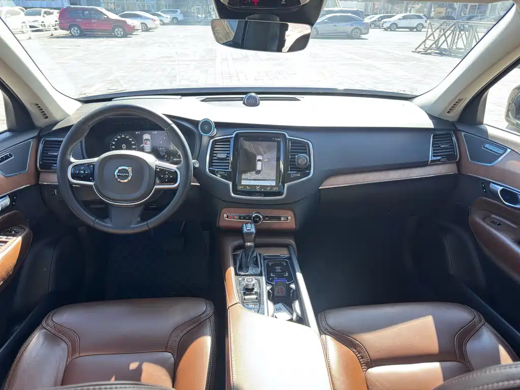 Volvo XC90 — миниатюра 11