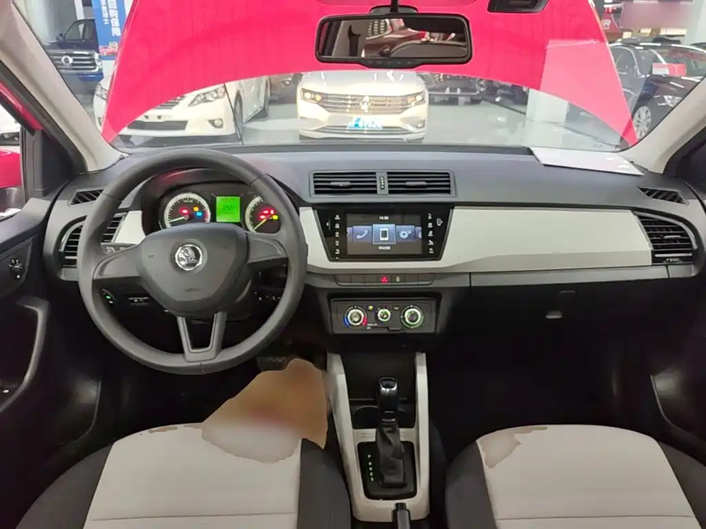 Skoda Fabia — миниатюра 10