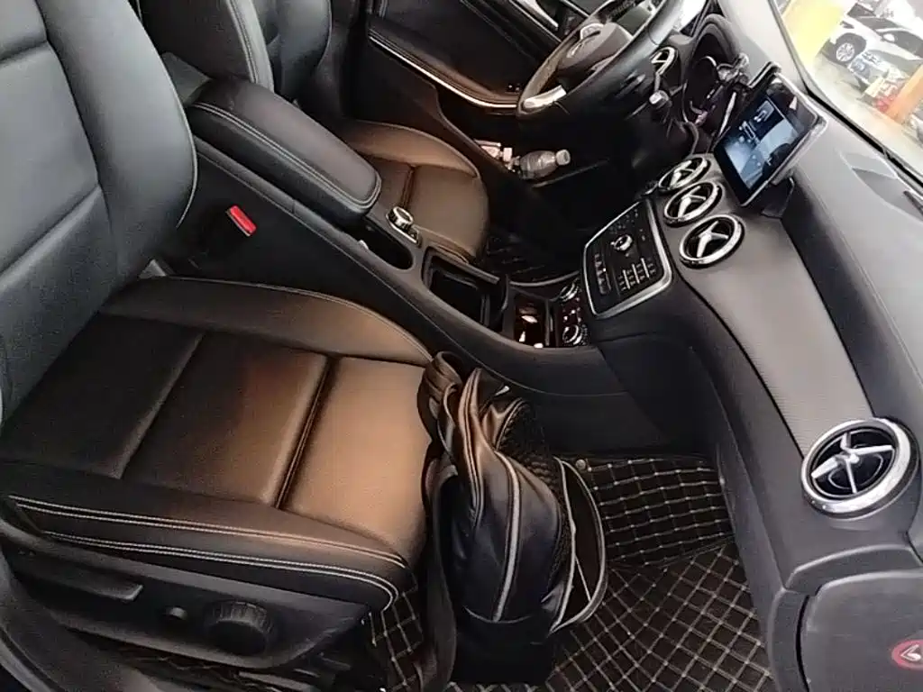 Mercedes-Benz GLA — миниатюра 25