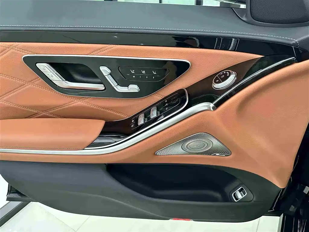 Mercedes-Benz S-Class — миниатюра 6
