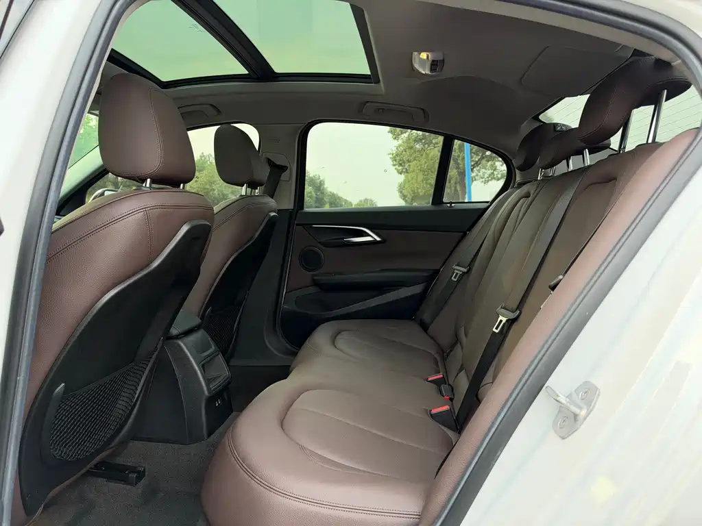 BMW 1 Series — миниатюра 13