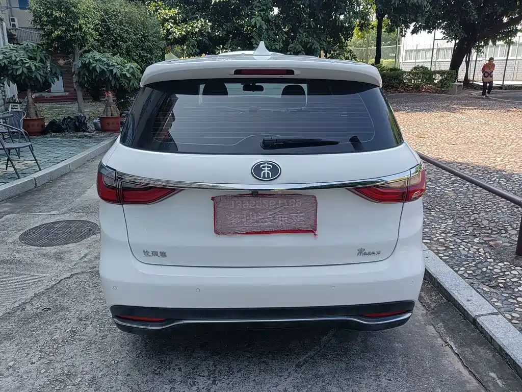 BYD MAX — миниатюра 11