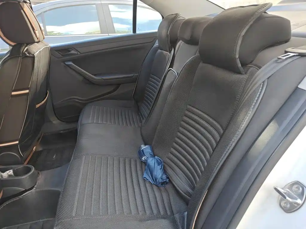 Volkswagen Jetta — миниатюра 13