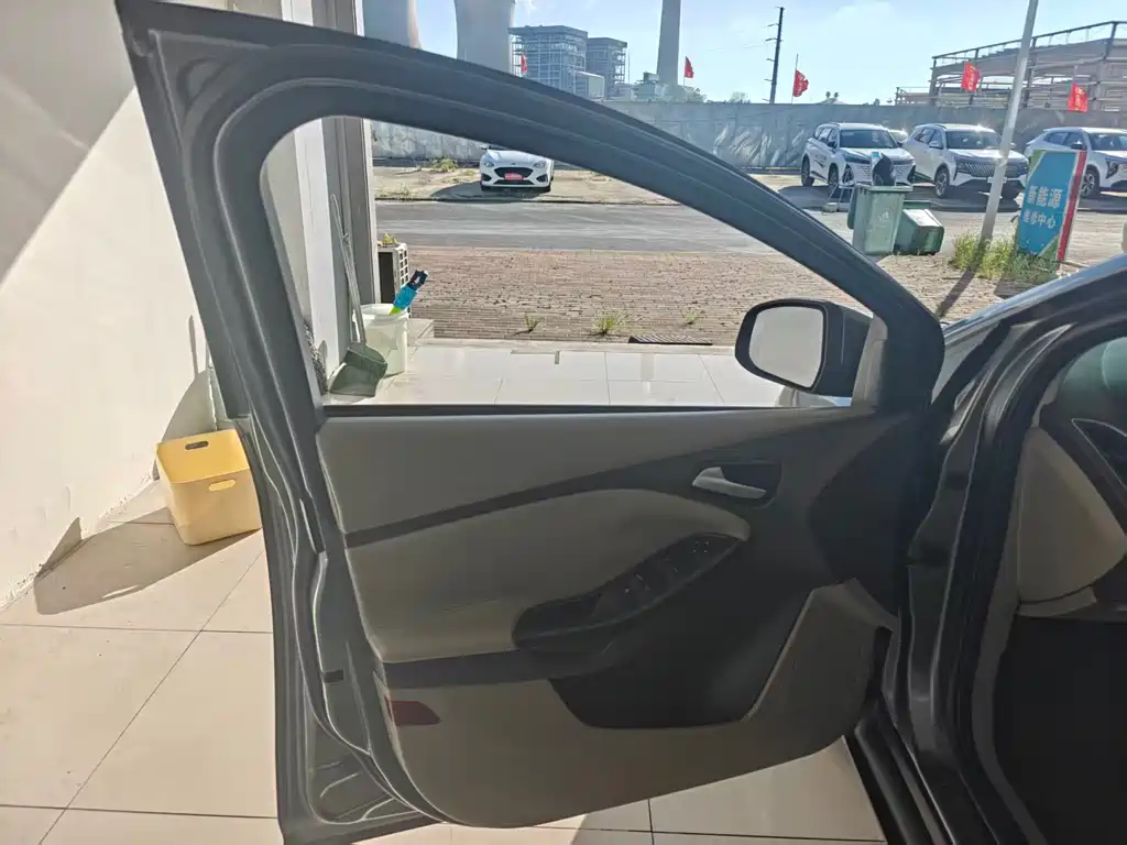Ford Focus — миниатюра 4