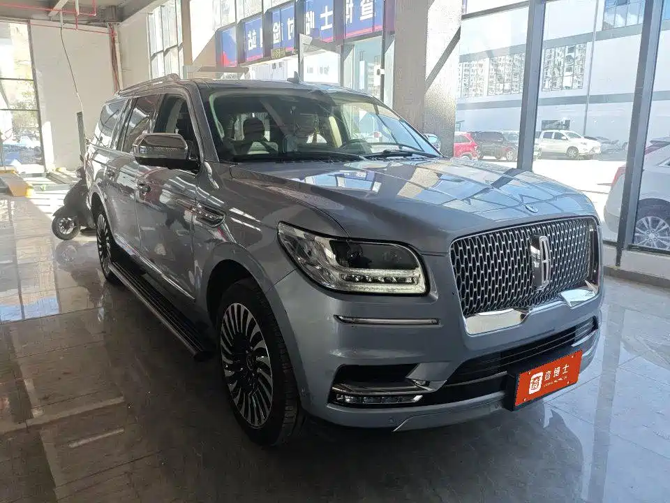 Lincoln Navigator — миниатюра 2