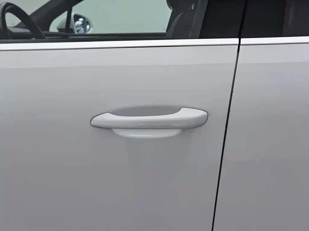 Porsche Macan — миниатюра 18