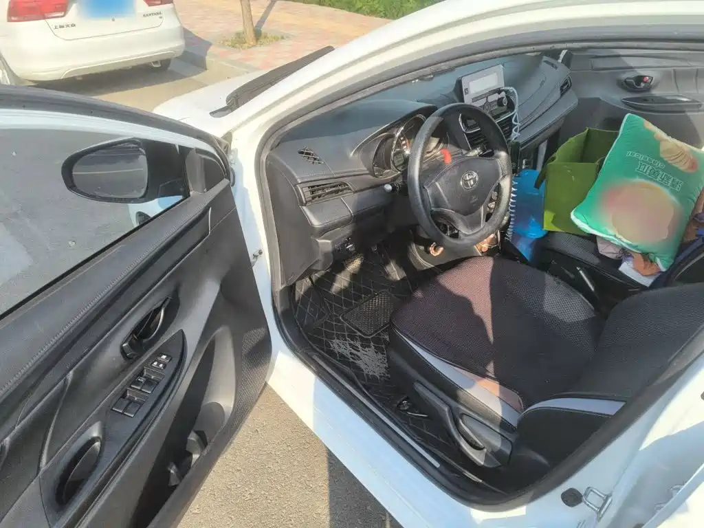 Toyota Yaris L — миниатюра 12