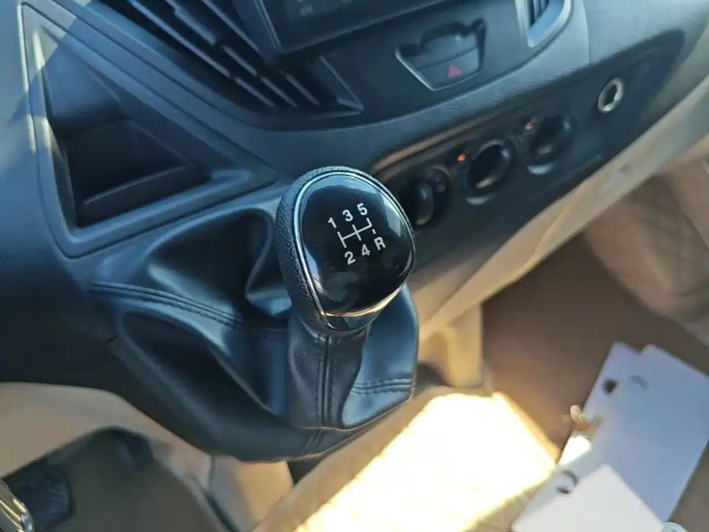 Ford Transit — миниатюра 14