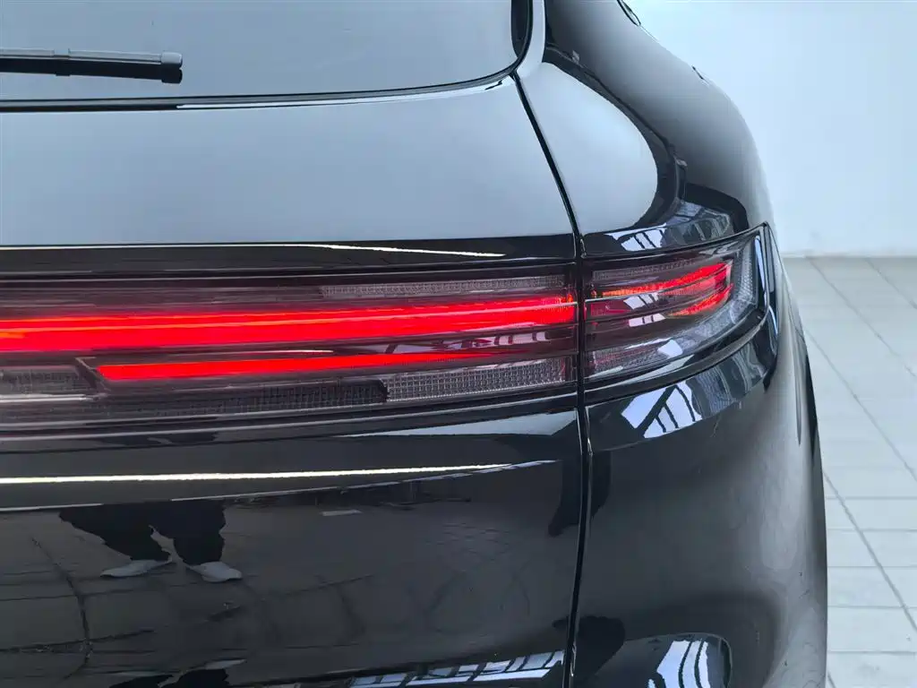 Porsche Cayenne — миниатюра 20
