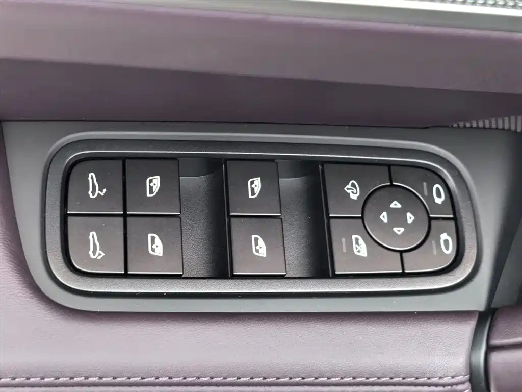 Porsche Cayenne — миниатюра 28