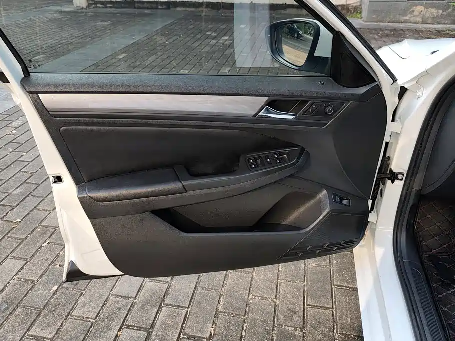 Volkswagen Bora — миниатюра 7