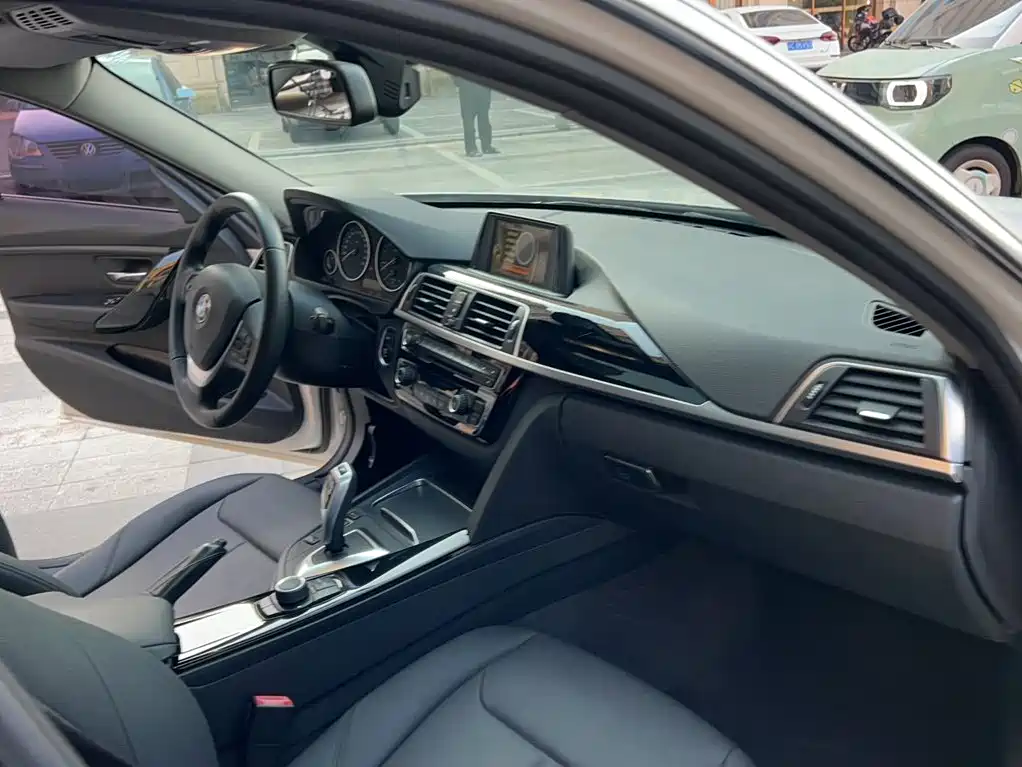 BMW 3 Series — миниатюра 16