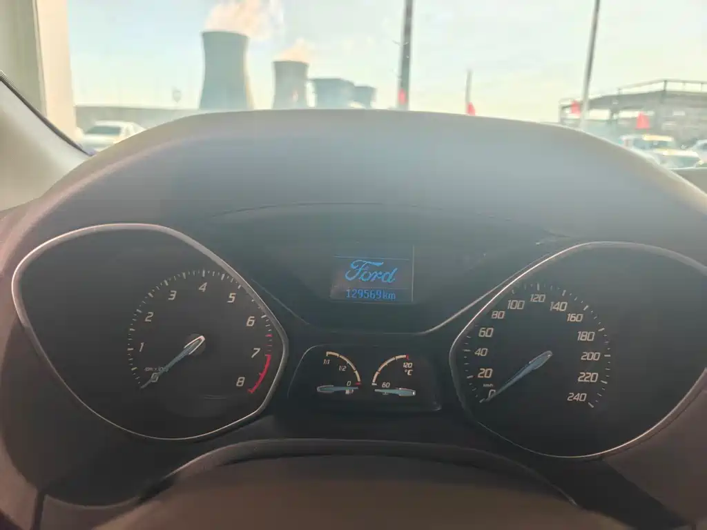 Ford Focus — миниатюра 8