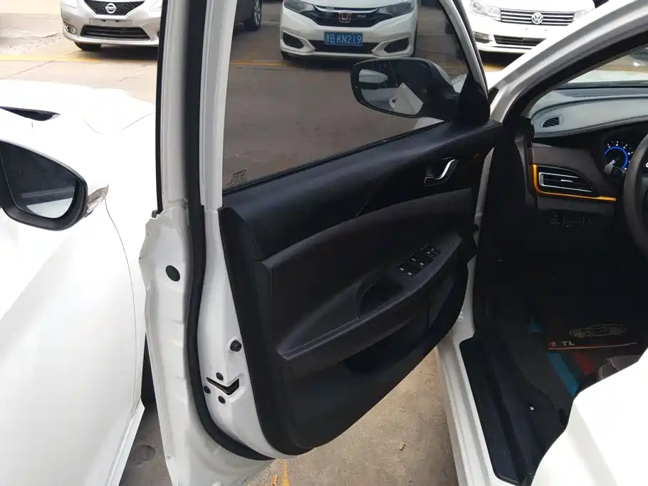 Changan Eado DT — миниатюра 7
