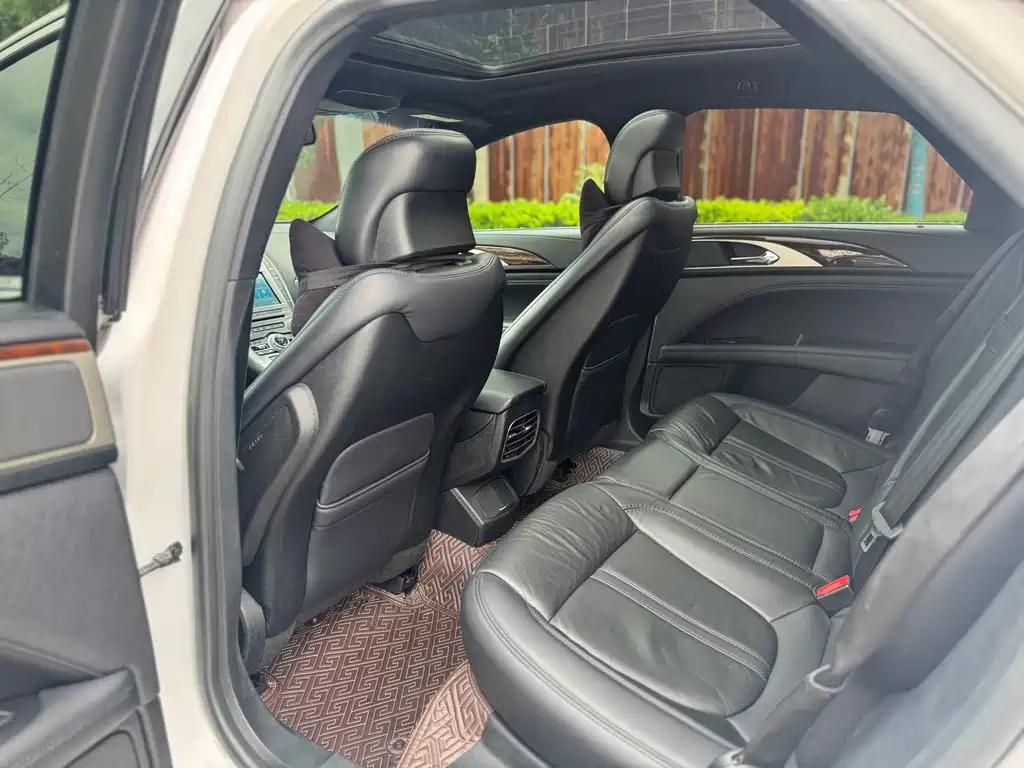Lincoln MKZ — миниатюра 7