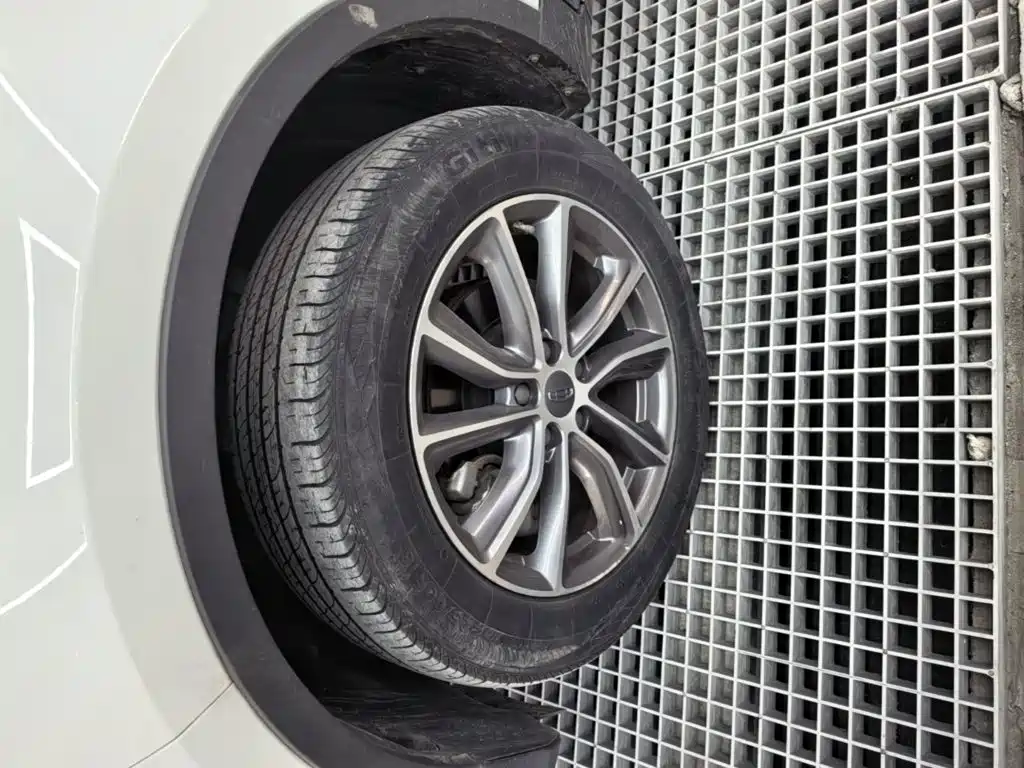 Geely Boyue — миниатюра 23