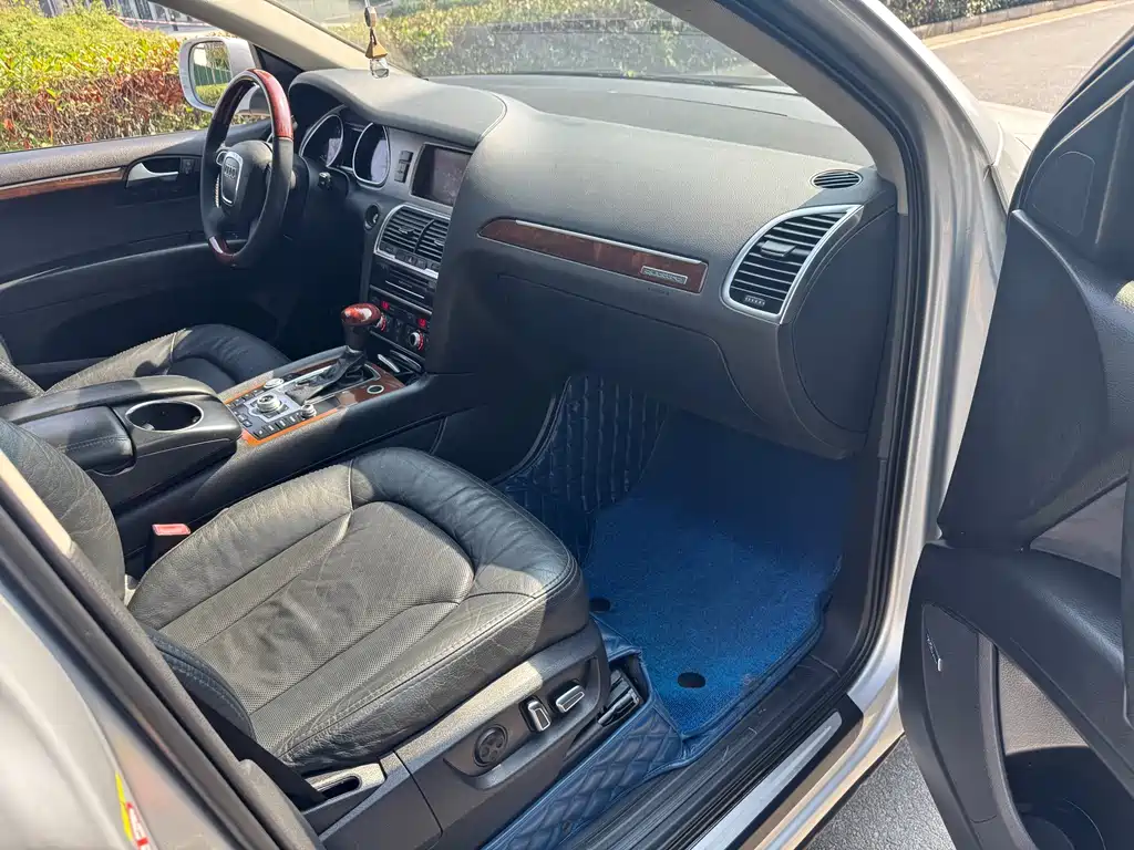 Audi Q7 — миниатюра 14