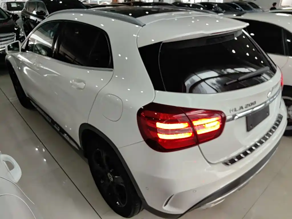 Mercedes-Benz GLA — миниатюра 5