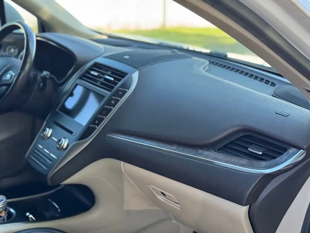 Lincoln MKC — миниатюра 3