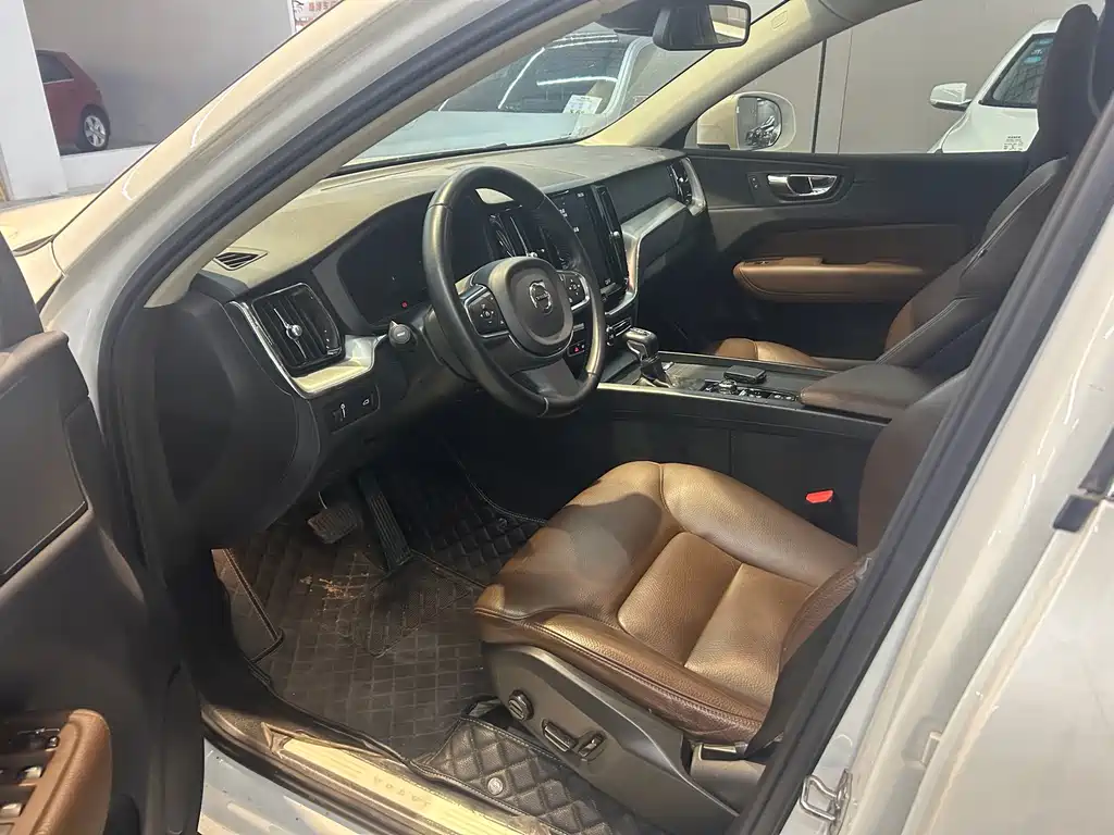 Volvo XC60 — миниатюра 2