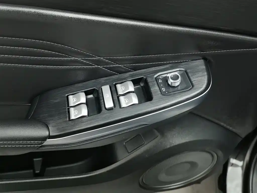 WEI PAI WEI BRAND VV5