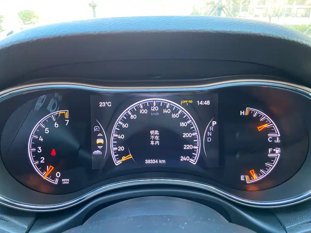 Jeep Grand Cherokee (Import) — миниатюра 13