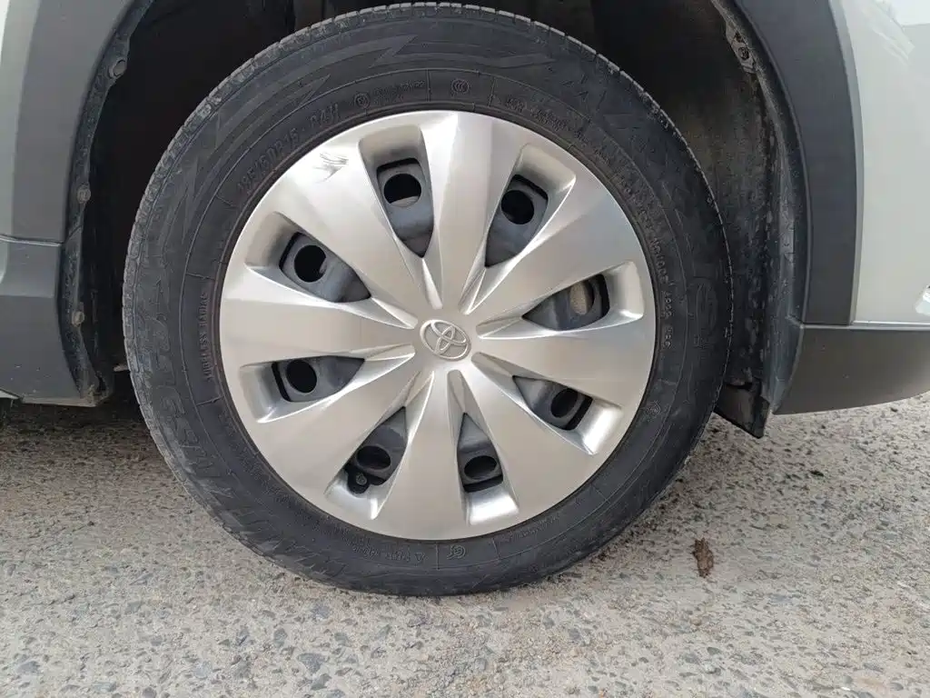 Toyota Yaris L — миниатюра 9
