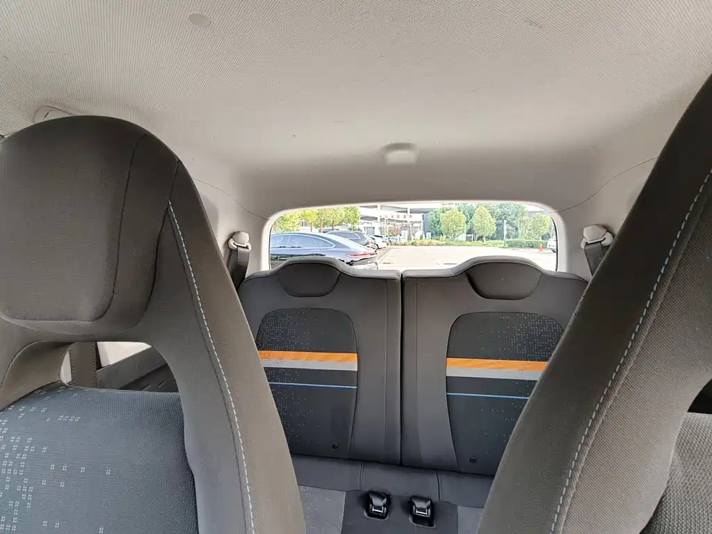 Wuling MINIEV — миниатюра 9