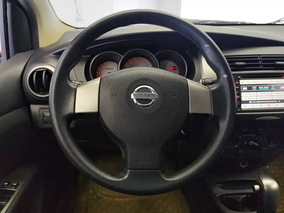 Nissan Livina — миниатюра 15