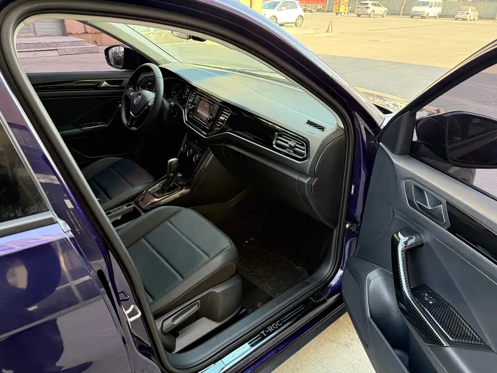 VOLKSWAGEN T ROC EXPLORING SONGS