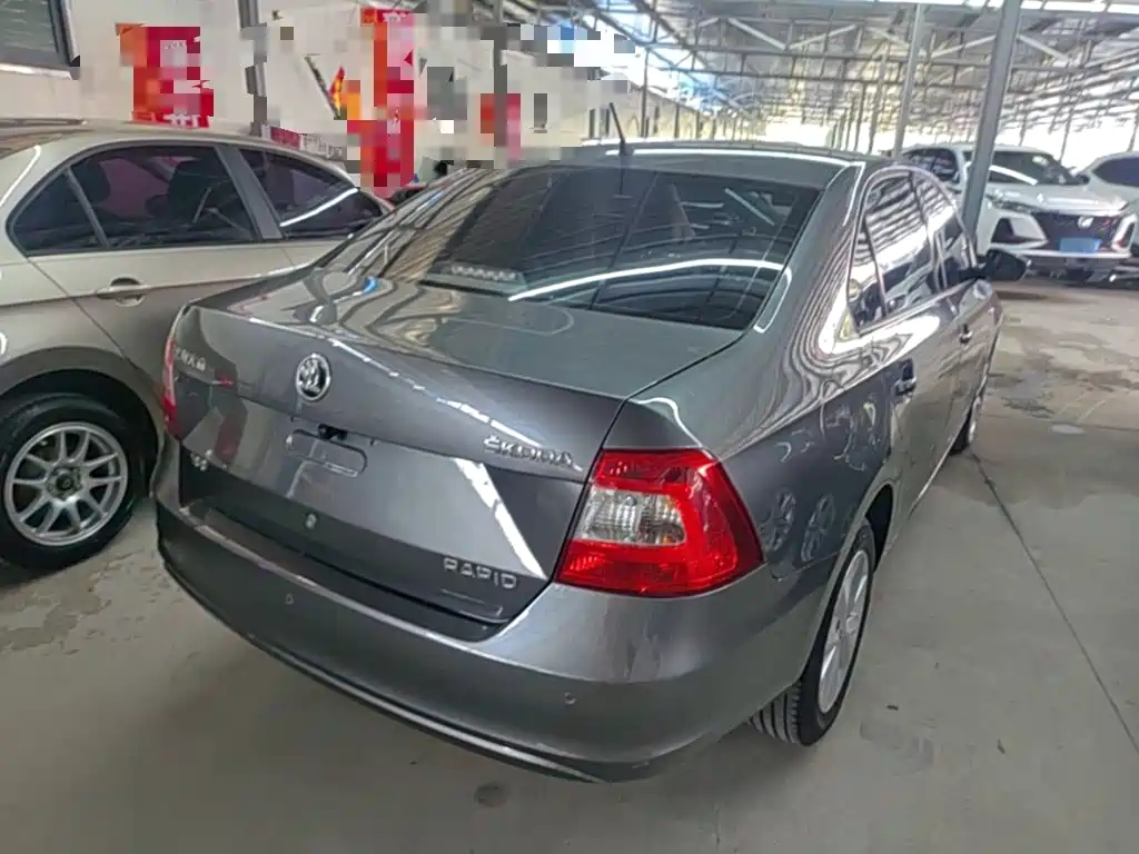 Skoda Rapid — миниатюра 7