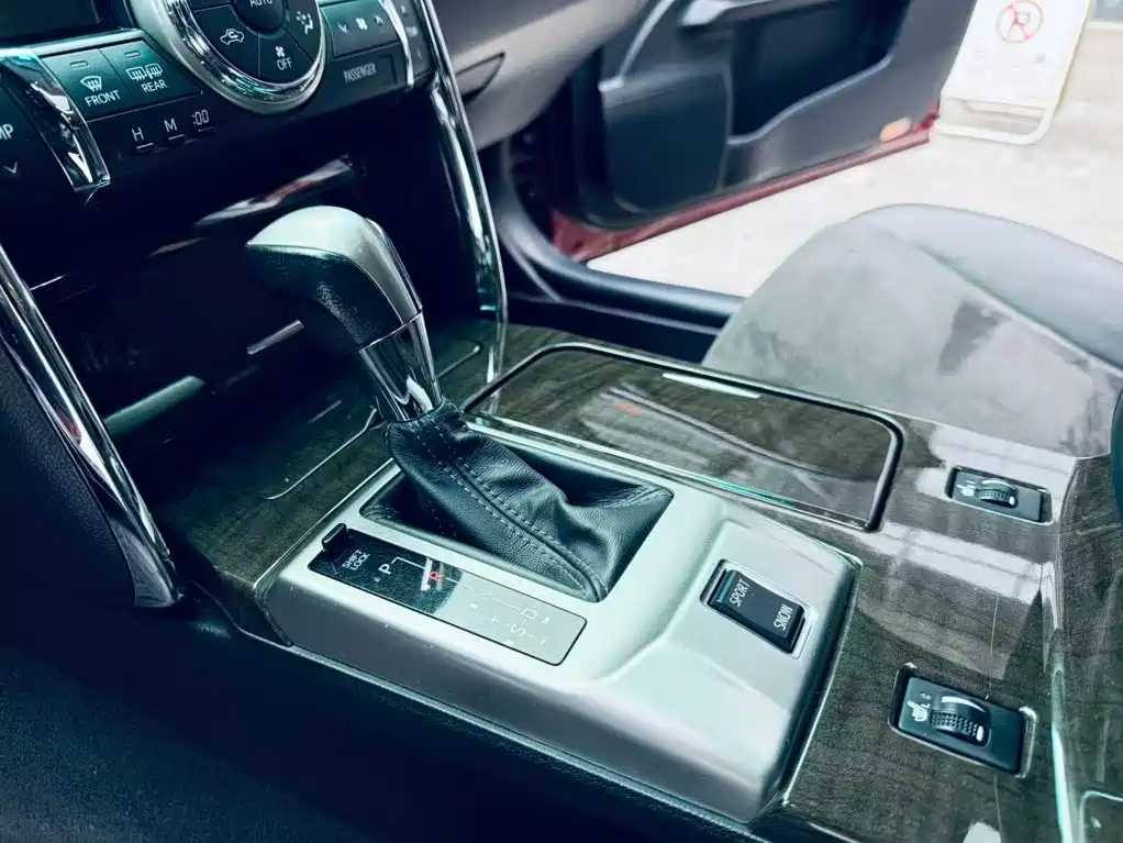 Toyota Reiz — миниатюра 12