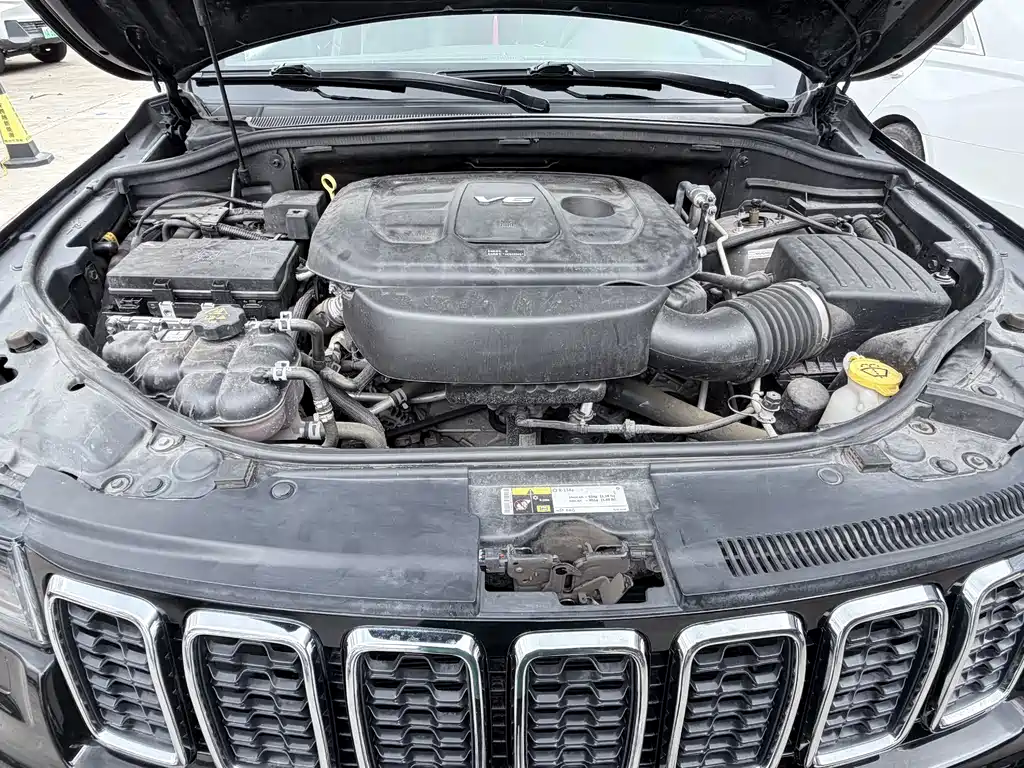 Jeep Grand Cherokee (Import) — миниатюра 11