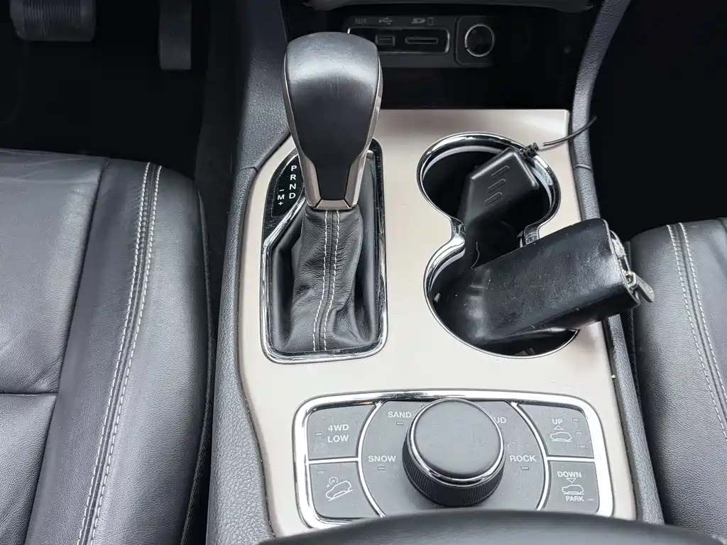 Jeep Grand Cherokee (Import) — миниатюра 7