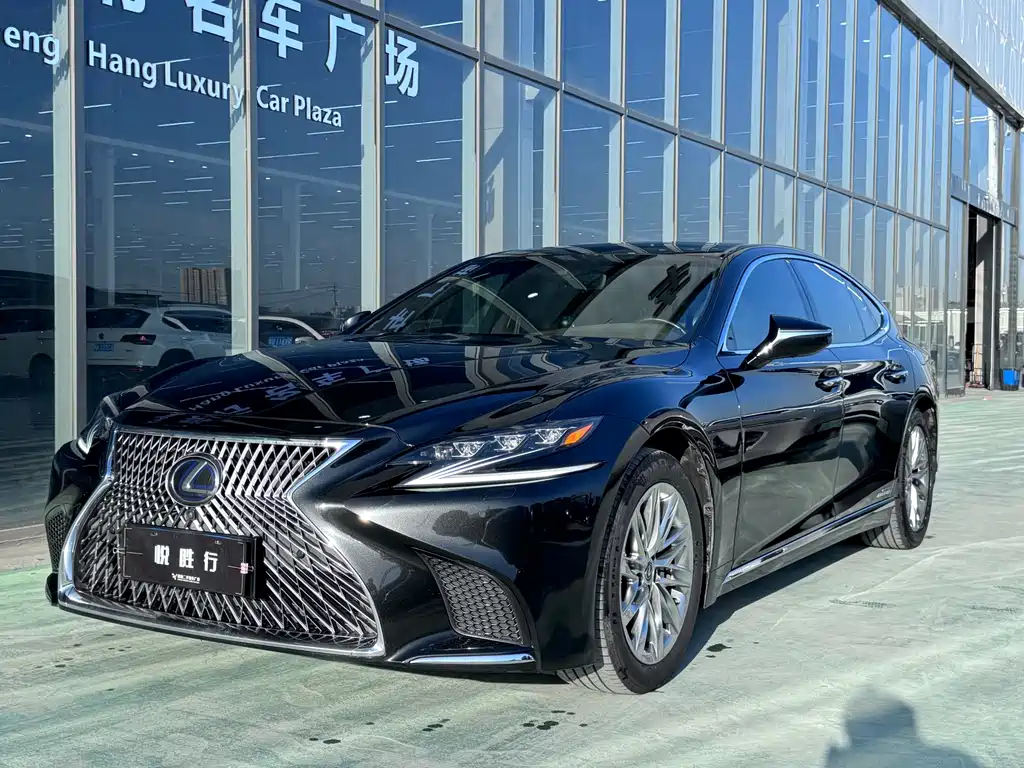 Lexus LS