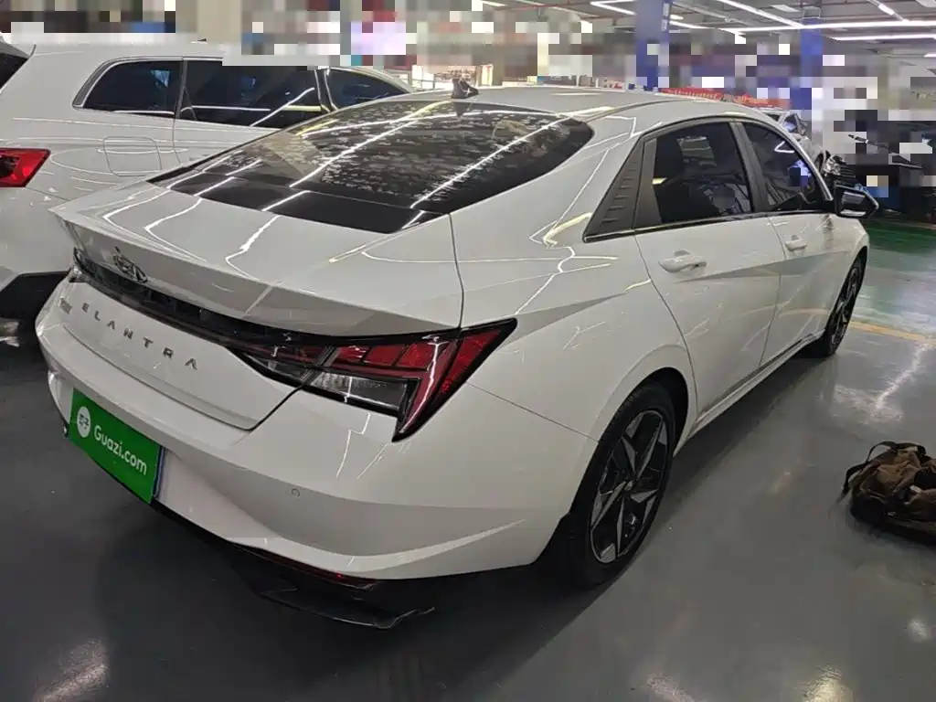 Hyundai Elantra — миниатюра 7