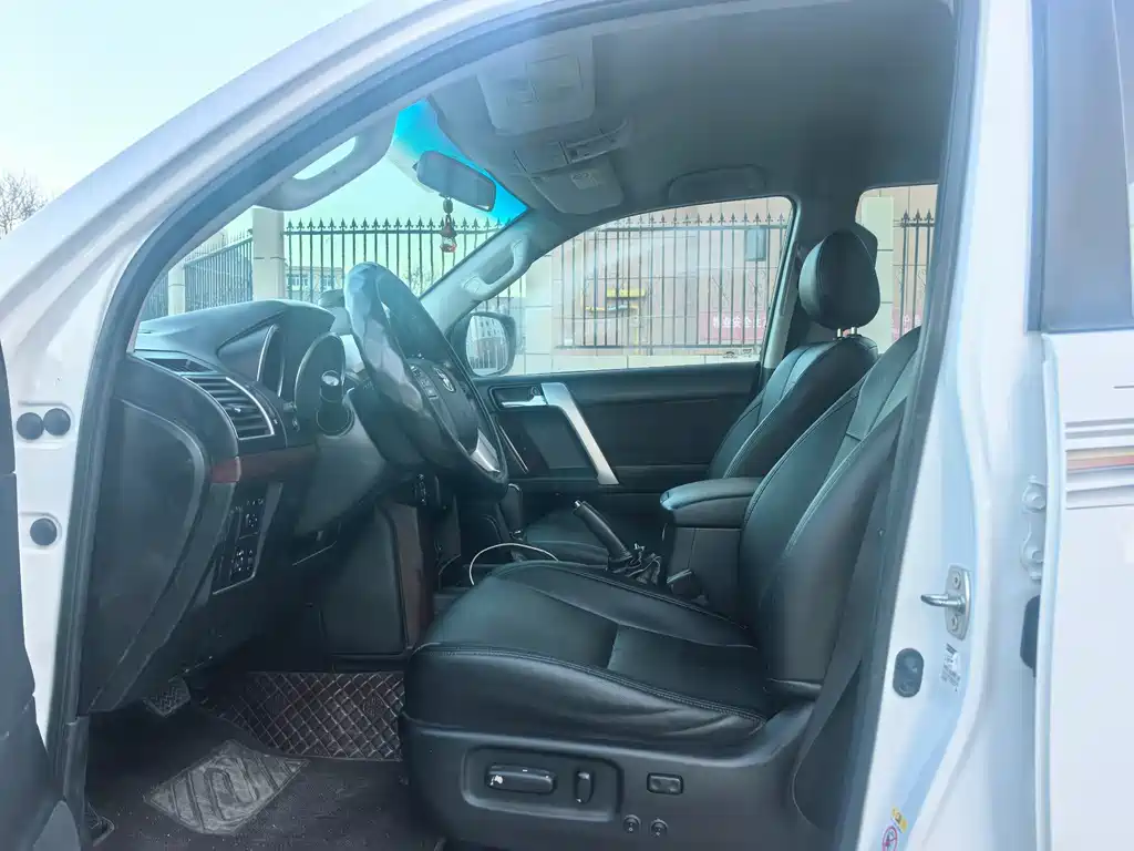 Toyota Land Cruiser Prado 2014 4.0L AT TX