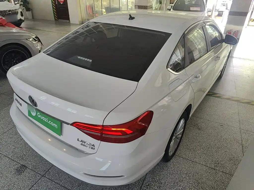 Volkswagen Lavida — миниатюра 7