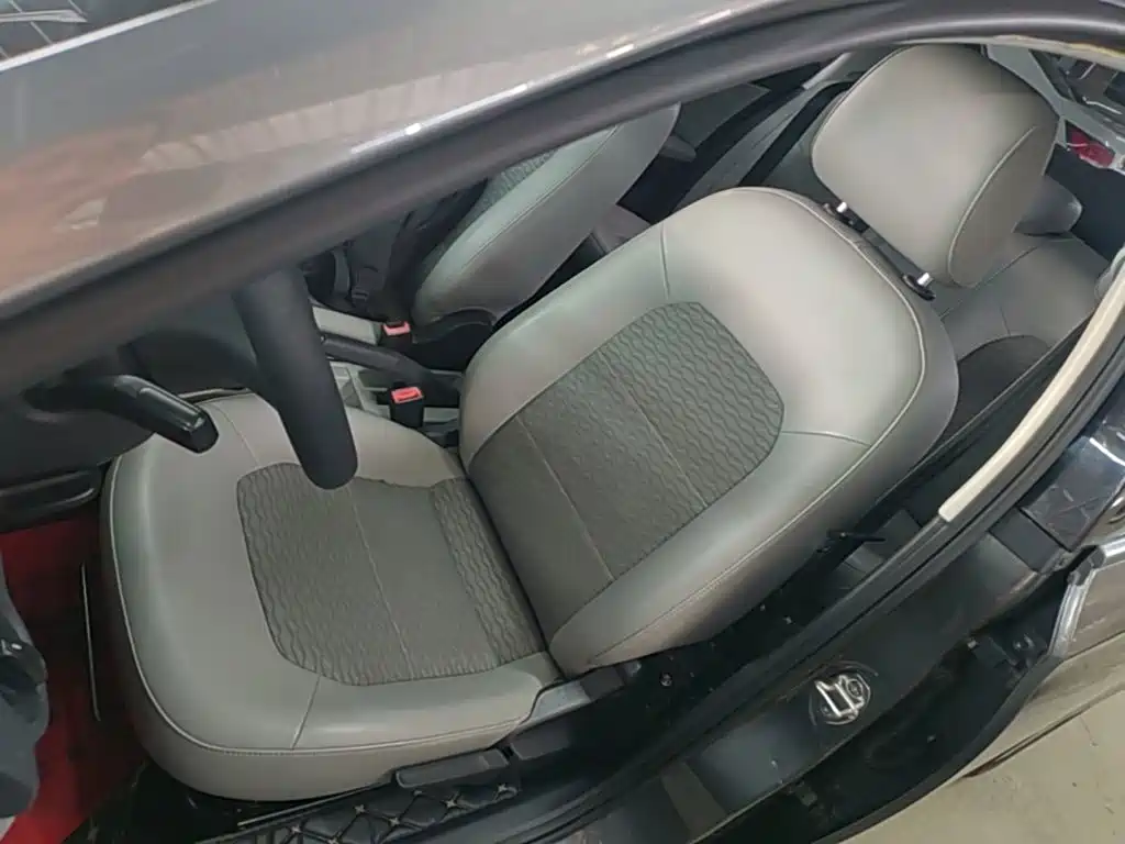 Skoda Rapid — миниатюра 15