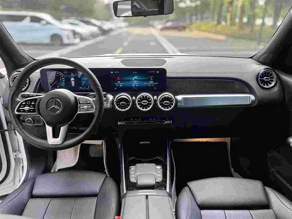 Mercedes-Benz GLB — миниатюра 6