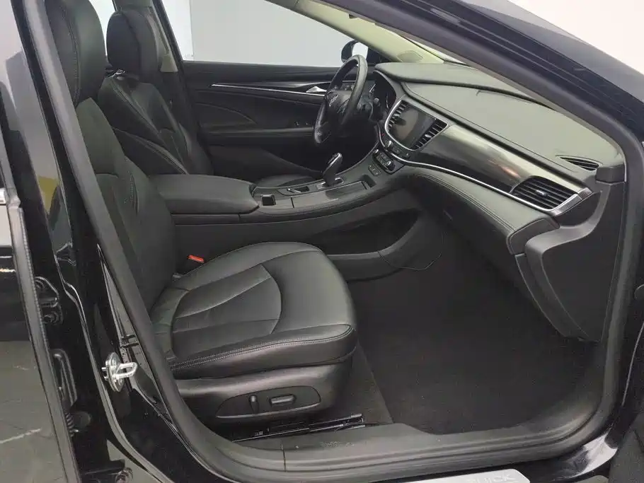 Buick LaCrosse — миниатюра 8