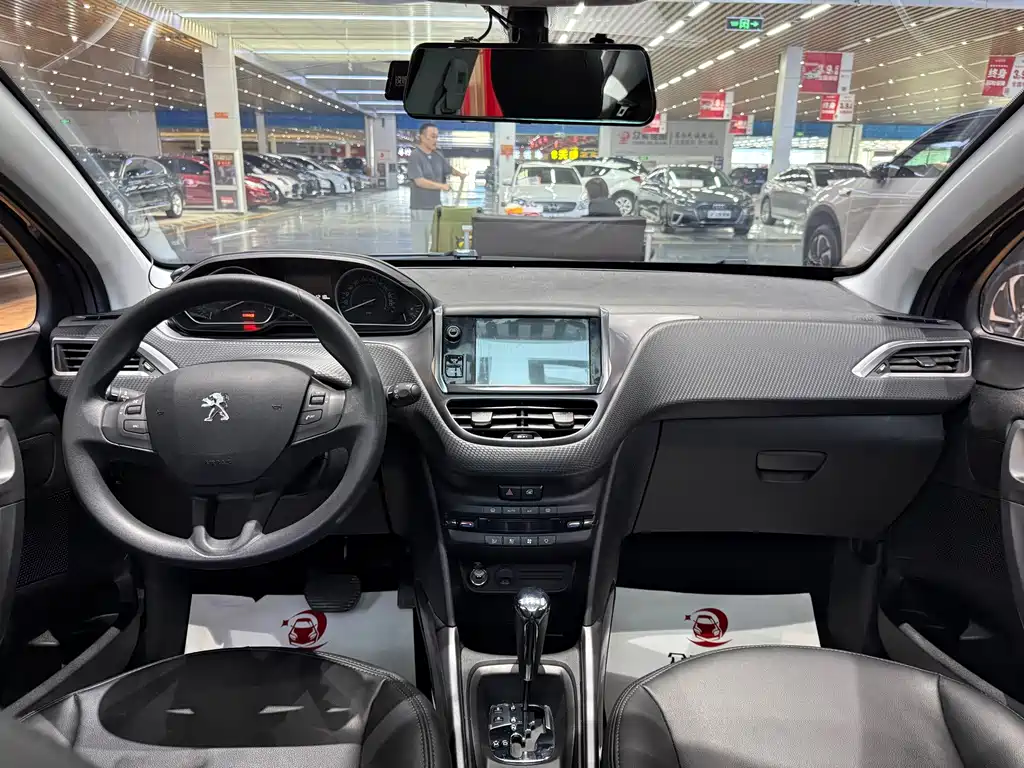 Peugeot 2008 — миниатюра 5