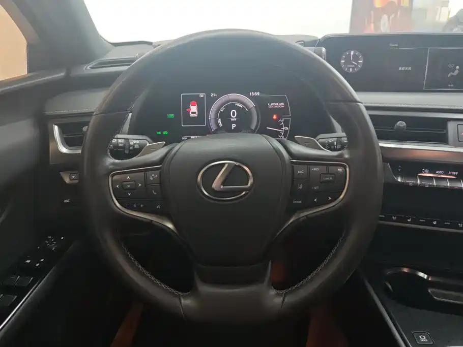 Lexus UX New Energy — миниатюра 15