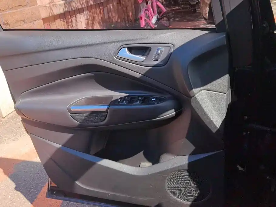 Ford Kuga — миниатюра 6