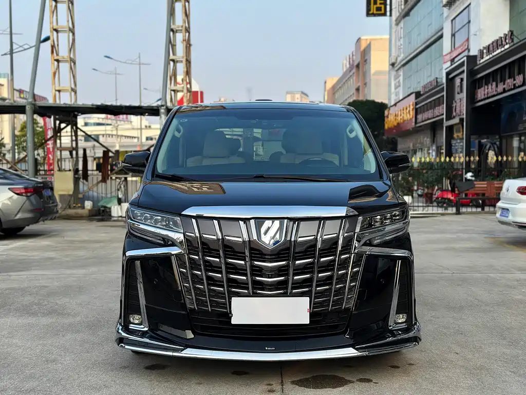 Toyota Alphard — миниатюра 2