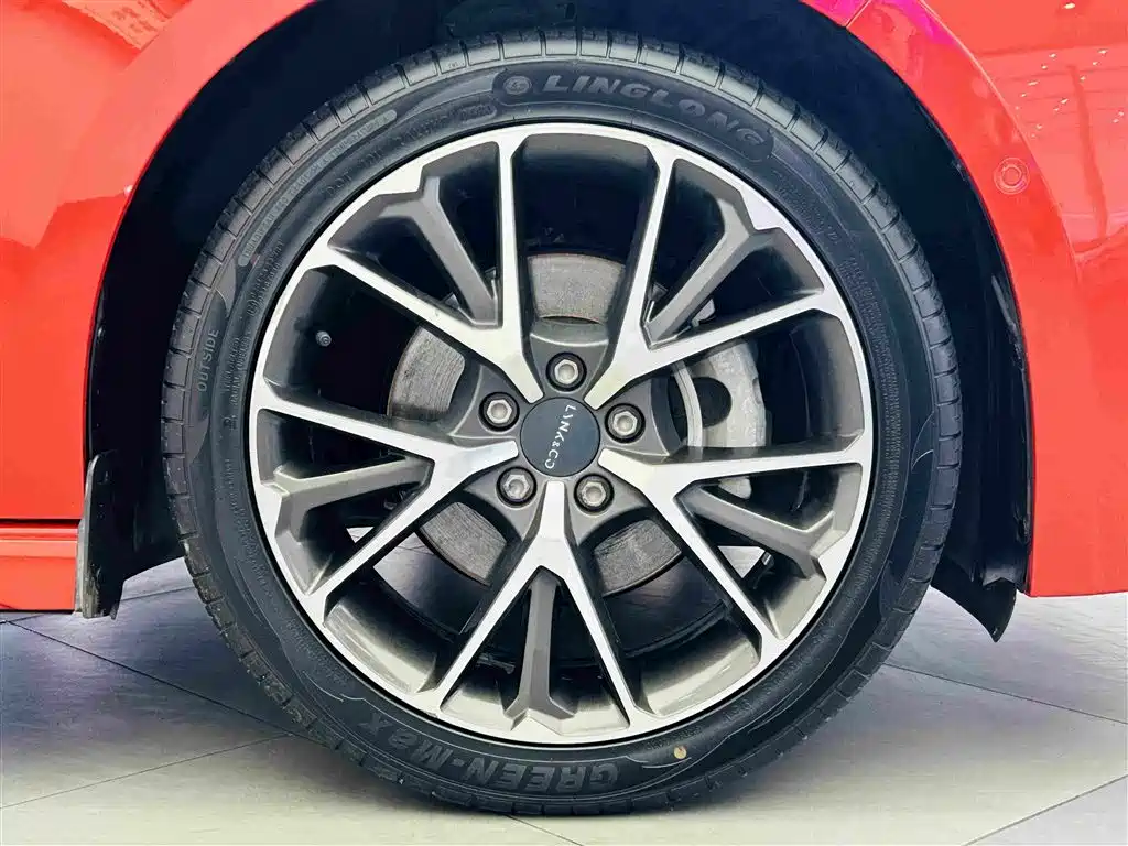Lynk & Co 03 — миниатюра 10